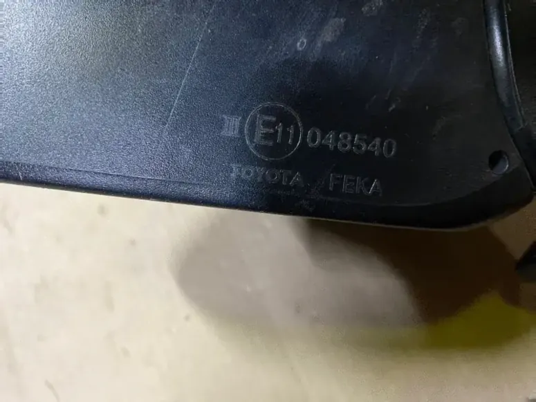 Зеркало боковое Toyota C-HR общий план