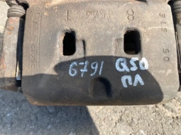 Суппорт тормозной Infiniti Q50 V37 2013- Перед. Лев.