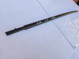 Бархотка двери toyota corolla e210  2020- задн. прав.