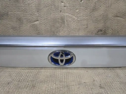 Накладка крышки багажника toyota rav4 50 xa50 2018-  