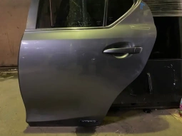 Дверь Lexus CT ZWA10L 2010-2022 Задн. Лев.