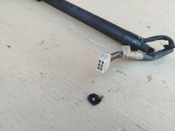 Амортизатор двери багажника Lexus NX AYZ10L AYZ15L ZGZ10L ZGZ15L 2014-2021 Задн. Прав.