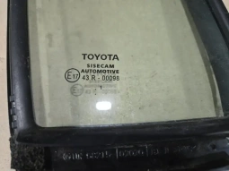 Форточка двери toyota corolla e210  2018- перед. прав.