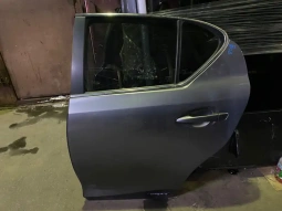 Дверь Lexus CT ZWA10L 2010-2022 Задн. Лев.