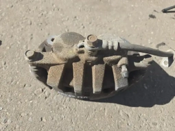 Суппорт тормозной Toyota RAV4 50 XA50 2018-2024 Перед. 