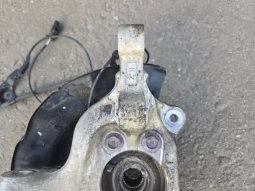 Кулак поворотный toyota rav4 50 xa50 2018- перед. лев.