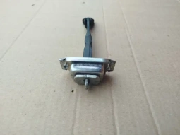 Ограничитель двери nissan x-trail t32 2013-2021 перед. прав.