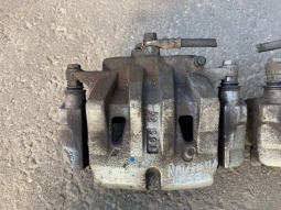 Суппорт тормозной Toyota RAV4 50 XA50 2018-2023 Перед. 