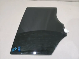 Стекло двери mazda 3 bm  2013-2019 задн. прав.