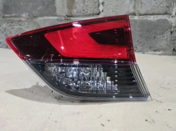 Фонарь в крышку багажника nissan x-trail t32 2018-2021  прав.