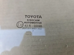Стекло двери toyota c-hr  2020- перед. прав.