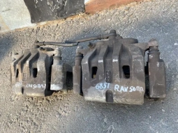 Суппорт тормозной Toyota RAV4 50 XA50 2018-2023 Перед. 